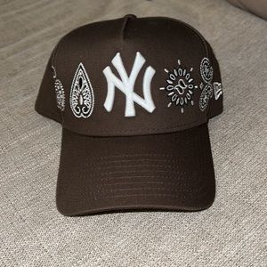 New York Yankees 'Team Paisley' 9FORTY A-Frame Snapback